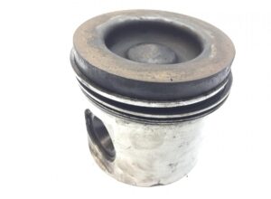 Piston pentru camioane scania, cod 1549773, folosit 1 Piston pentru camioane scania, cod 1549773, folosit