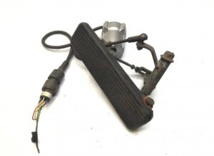 Pedală de accelerație cu senzor de poziție pentru volvo 9520428, 9519187, 9515704 1 Pedală de accelerație cu senzor de poziție pentru volvo 9520428, 9519187, 9515704