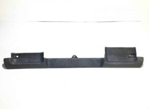 Capac plastic sub parbriz mijloc volvo 5010578020 20765773 5010578021 5010225823