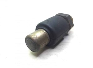 Supapă de reductie a presiunii aer volvo – coduri: 3173104, 1517992, 1622431, 8151922