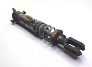 Intinzător curele compresor ac volvo cu arc și racorduri, cod 21262581/20817416/22927660
