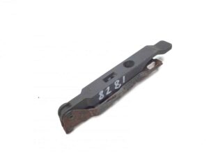 Pârghie de blocare grilă frontală scania cod 8281 1 Pârghie de blocare grilă frontală scania cod 8281