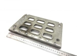 Placă de treaptă inferioară dreapta volvo 20379437 8191103 8191313 1 Placă de treaptă inferioară dreapta volvo 20379437 8191103 8191313