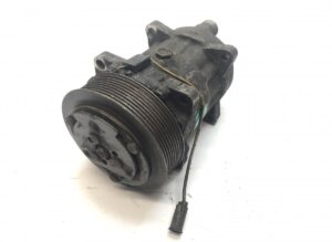Compresor ac volvo 8142555 second hand 1 Compresor ac volvo 8142555 second hand