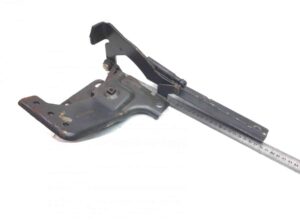 Balama inferioară deflector grilă dreapta pentru scania (coduri: 1727264, 1451586)