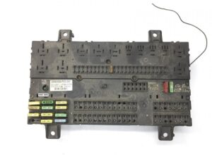 Panou de siguranțe volvo 20568056-p03 24v 1 Panou de siguranțe volvo 20568056-p03 24v