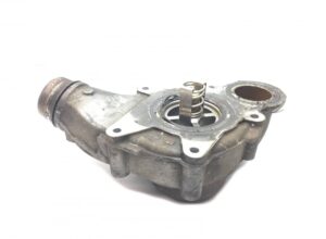 Carcasa termostat daf - coduri 1668204 / 1668337 1 Carcasa termostat daf – coduri 1668204 / 1668337