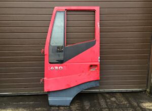 Ușă stânga iveco 14302 roșie 1 Ușă stânga iveco 14302 roșie