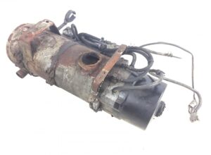 Incalzitor de apa pentru motor volvo, model 21189b, stare utilizată 1 Incalzitor de apa pentru motor volvo, model 21189b, stare utilizată