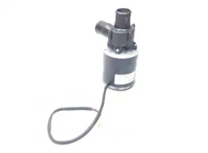 Pompa de circulatie lichid de racire pentru volvo 70318680 20757756