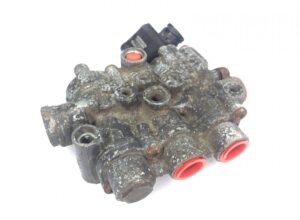 Supapă ecas mercedes a0003276625 - stare uzată 1 Supapă ecas mercedes a0003276625 – stare uzată