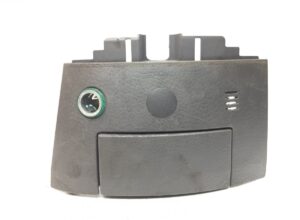 Scrumieră și priză pentru brichetă volvo 3175622/3175624 1 Scrumieră și priză pentru brichetă volvo 3175622/3175624