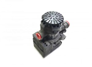 Supapa ebs pentru axa față dreapta volvo, coduri: 20828237, 20570906, 21122034, 20428938, 5801290649, 7485003022, 7420828237, 7420428938, 7420570906, 504100409, 7421122034, 5801910304