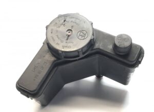 Rezervor de ulei servodirecție mercedes-benz a0004666902/a0004668702 1 Rezervor de ulei servodirecție mercedes-benz a0004666902/a0004668702