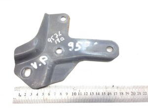 Suport pentru radiator scania 1355969-13 - metalic gri, 3 orificii de montare 1 Suport pentru radiator scania 1355969-13 – metalic gri, 3 orificii de montare