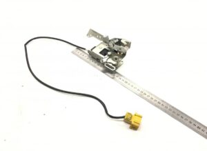 Încuietoare ușă stânga volvo cu cablu și conector galben 1 Încuietoare ușă stânga volvo cu cablu și conector galben