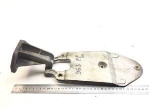 Balama grilă dreapta renault 5010468879 / 5010225459 1 Balama grilă dreapta renault 5010468879 / 5010225459