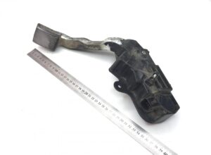Pedală de accelerație cu senzor de poziție volvo – coduri: 7420832162, 7482492420, 7484557626, 20832162, 21059642, 82492420, 5010640375, 20568729, 85003999