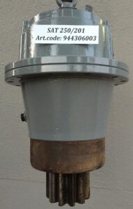 Reductor de rotire sat 250/201 - art. Code: 944306003 pentru liebherr a912, a922, ep912, p912, r912, r922 1 Reductor de rotire sat 250/201 – art. Code: 944306003 pentru liebherr a912, a922, ep912, p912, r912, r922