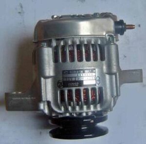 Alternator pentru utilaje bobcat model 453
