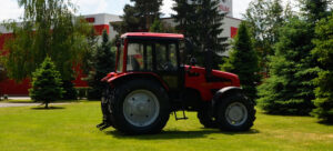 Tractor agricultură second-hand - roșu 1 Tractor agricultură second-hand – roșu