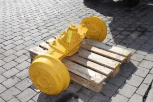 Axa față/spate pentru încărcător frontal kramer 311 - recondiționată 1 Axa față/spate pentru încărcător frontal kramer 311 – recondiționată