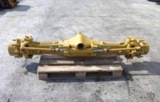 Axă second-hand pentru buldoexcavator Caterpillar