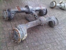 Axe față și spate pentru Volvo L30
