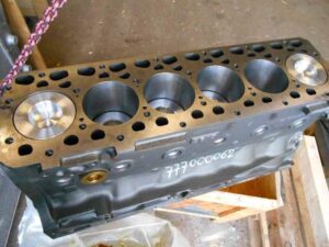 Bloc motor caterpillar c11 - 6 cilindri 1 Bloc motor caterpillar c11 – 6 cilindri