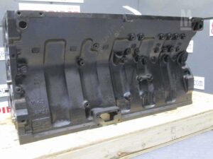 Bloc motor cummins 6c8. 3