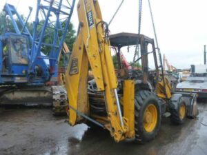 Buldoexcavator jcb 3cx pentru dezmembrare