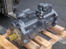 Pompa Hidraulică KPM K3V180D pentru Excavator Case CX 460