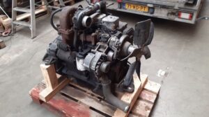 Motor diesel second hand case 4t-390 1 Motor diesel second hand case 4t-390