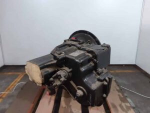 Cutie de viteze pentru buldoexcavator caterpillar - second hand 1 Cutie de viteze pentru buldoexcavator caterpillar – second hand