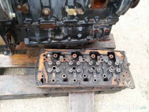 Chiuloasă motor jcb uzată 1 Chiuloasă motor jcb uzată