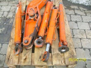 Cilindri hidraulici second hand pentru atlas ar 41