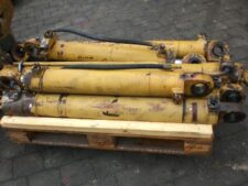 Cilindri hidraulici pentru excavator Zeppelin ZM13 - folosiți
