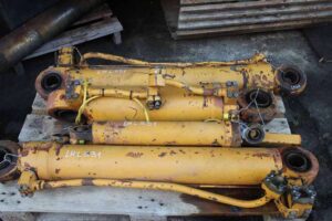Cilindru hidraulic pentru liebherr l531 1 Cilindru hidraulic pentru liebherr l531