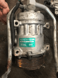 Compresor aer condiționat sd7h15 r134a 24v iveco 4894306