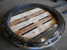 Coroană de rotire Hitachi ZX250 - utilizată, din dezmembrare