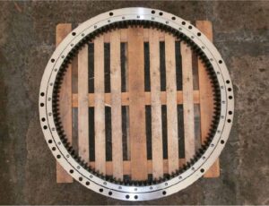 Coroana de rotire pentru excavatoare komatsu pc210 pc240