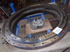 Coroană de rotire pentru Komatsu PW150