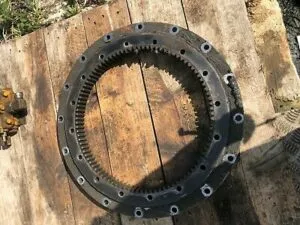 Coroană de rotire pentru excavator case 11