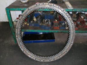 Coroană dințată pentru caterpillar 235c/235d - piesă second-hand 1 Coroană dințată pentru caterpillar 235c/235d – piesă second-hand