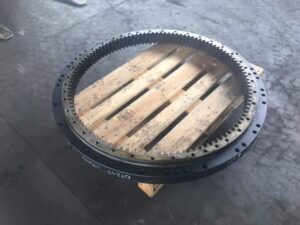 Coroană de rotire pentru excavator caterpillar 323d 1 Coroană de rotire pentru excavator caterpillar 323d
