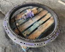 Coroană de rotire pentru excavator Komatsu PC228-11