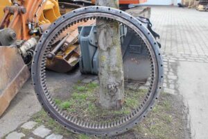 Coroană de rotire pentru excavator o&k rh622 second-hand, piese de schimb o&k din dezmembrări 1 Coroană de rotire pentru excavator o&k rh622 second-hand, piese de schimb o&k din dezmembrări