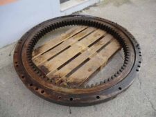 Coroană de rotire second-hand pentru Caterpillar 325B LN