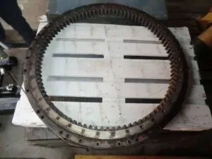 Coroană de rotire second-hand pentru caterpillar 231d