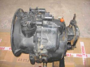 Cutie de viteze komatsu second hand - în stare bună 1 Cutie de viteze komatsu second hand – în stare bună